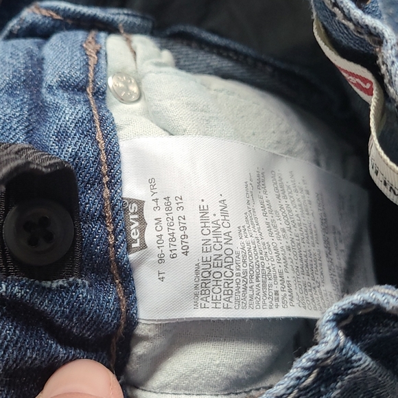 Boys jeans- Levi 514. Size 4 - Picture 4 of 5